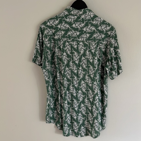 Bridge & Burn Men’s Green Paisley Button Down Shirt Size Small - Picture 3 of 8